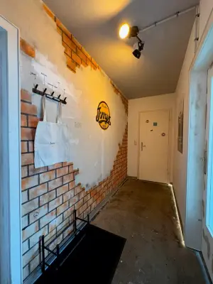 JonnysArtApartment 2