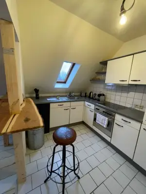 JonnysArtApartment 4